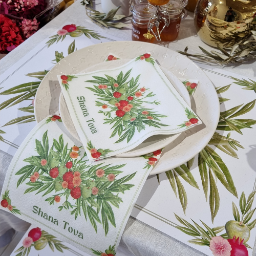 Rosh Hashanah Shana Tova Serviettes - Sweet Apple, on table