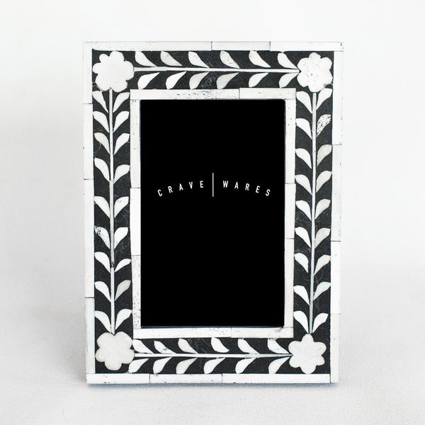 PHOTO FRAMES