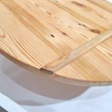 Baltic Pine Cheese Board | Round w/ Brackets, closeup