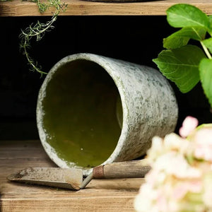 Grøn Concrete Plant Pot | Medium, side