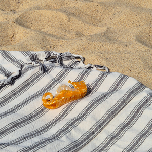 Gold Seahorse Hair Claw